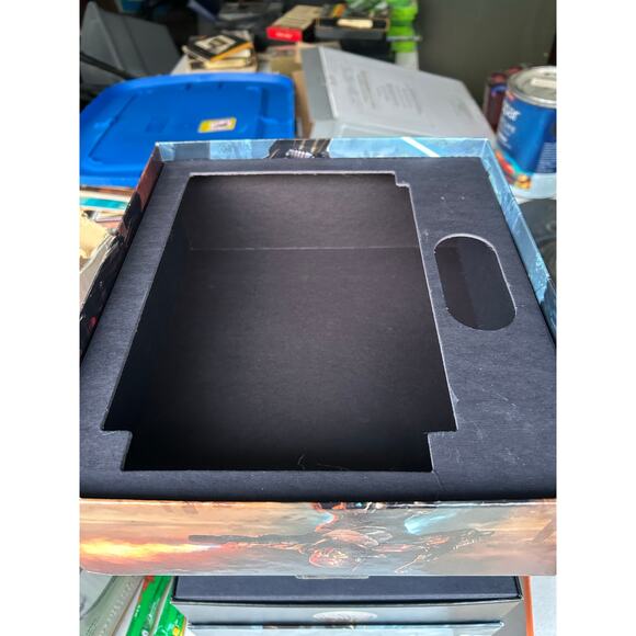 Star Wars*EMPTY BOX* The Old Republic
Darth Malgus Collectors Edition statue box - Picture 11 of 11